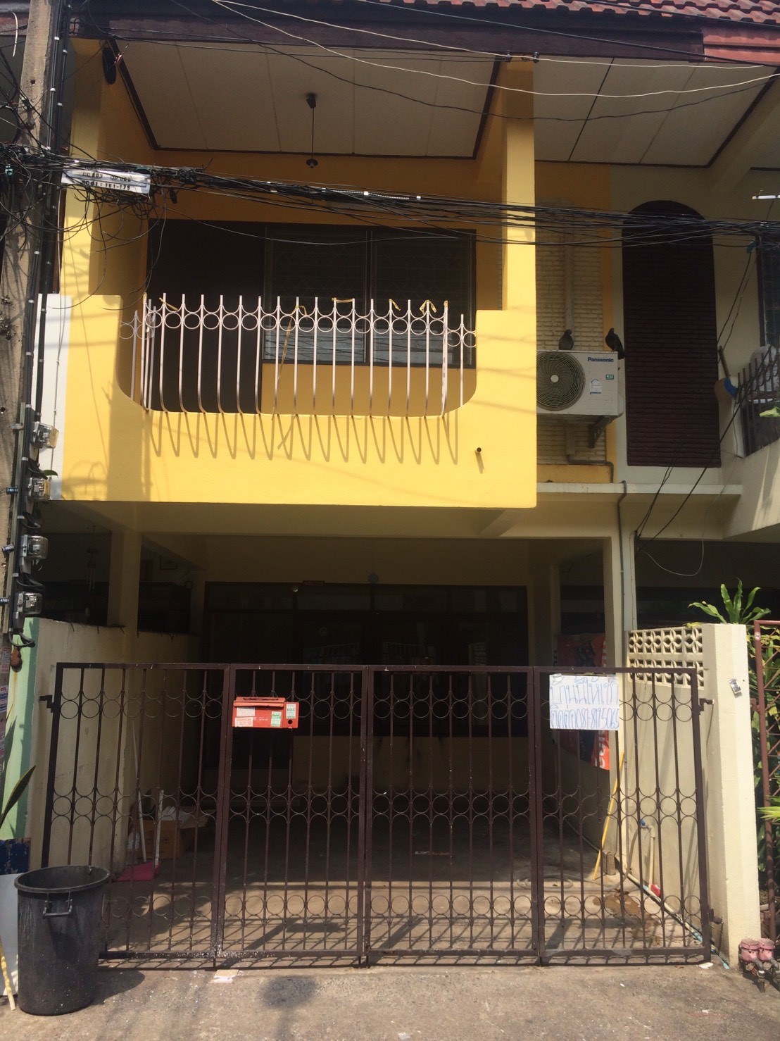 บ้านเพิ่ง renovate ใหม่ 2 ชั้น เดินถึง MRT พระราม 9