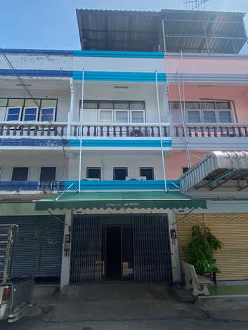 ขายตึกแถว 1 คูหา 2.5 ชั้น บ้านสวย บรรยากาศดี อำเภอเมือง จังหวัดชลบุรี
