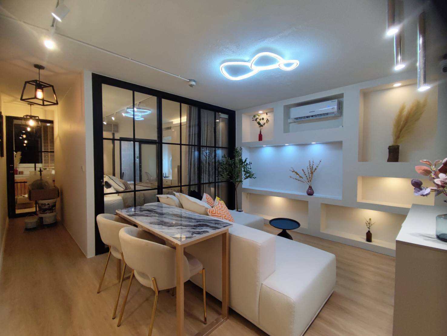 Ratchatewi tower 1 br condo only 150 m from BTS Ratchatewi/Siam