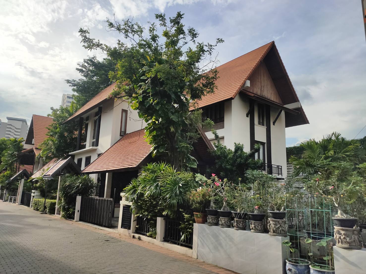 ❗❗ A spacious villa with private pool and garden for rent at Phaholyothin 24 ❗❗