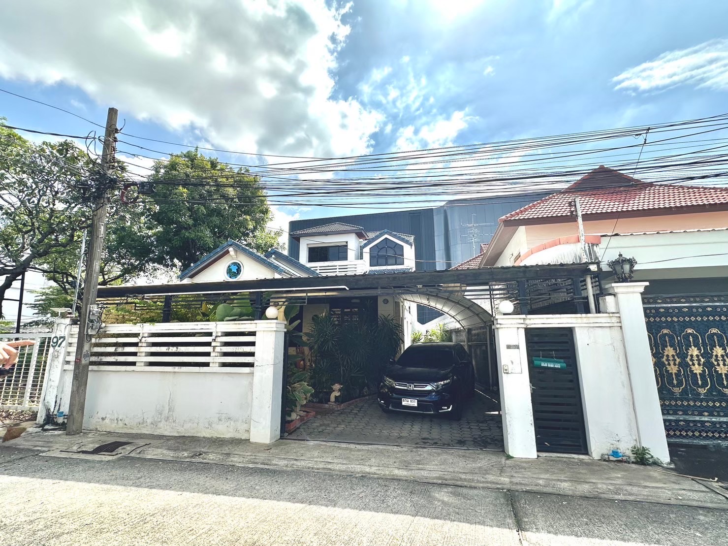 บ้านเดี่ยว 85 ตร.ว 360 ตร.ม  ตกแต่งสวยพร้อมเฟอร์ ซ.วิภาวดี 4 เขตดินแดง กรุงเทพ 