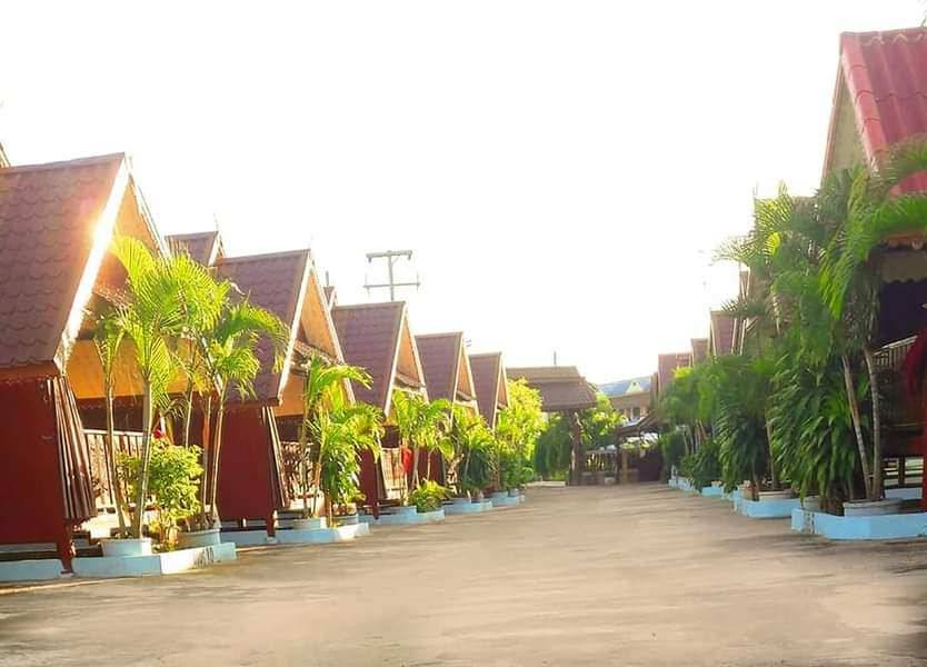 ขายรีสอร์ท ปันรัก เรือนไม้ 14หลัง จังหวัดร้อยเอ็ด