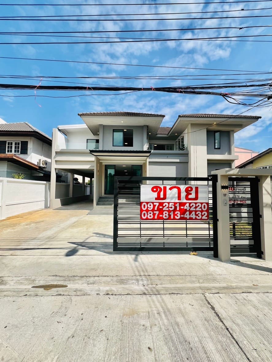 Second hand house for sale Completely renovated in the heart of Bang Khen, Ramintra - Soi Phahonyoth