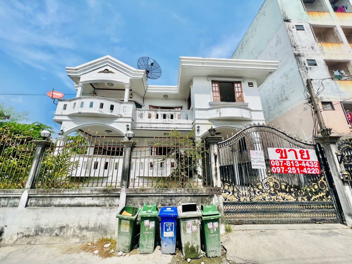 ขายบ้านหลังใหญ่ ต้นซอย ลาซาล85 พระโขนง-บางนา ติดถนน ศรีนครินทร์ แยกศรีลาซาล