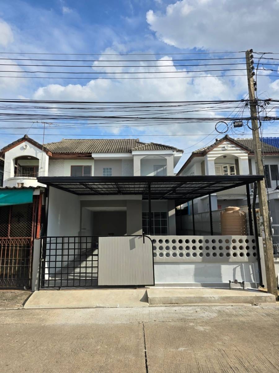 ขายด่วน หมู่บ้านปิยะแลนด์ ทำเลดี ใกล้สถานีรถไฟฟ้าคูคต ราคาเพียง 2.9 ลบ.