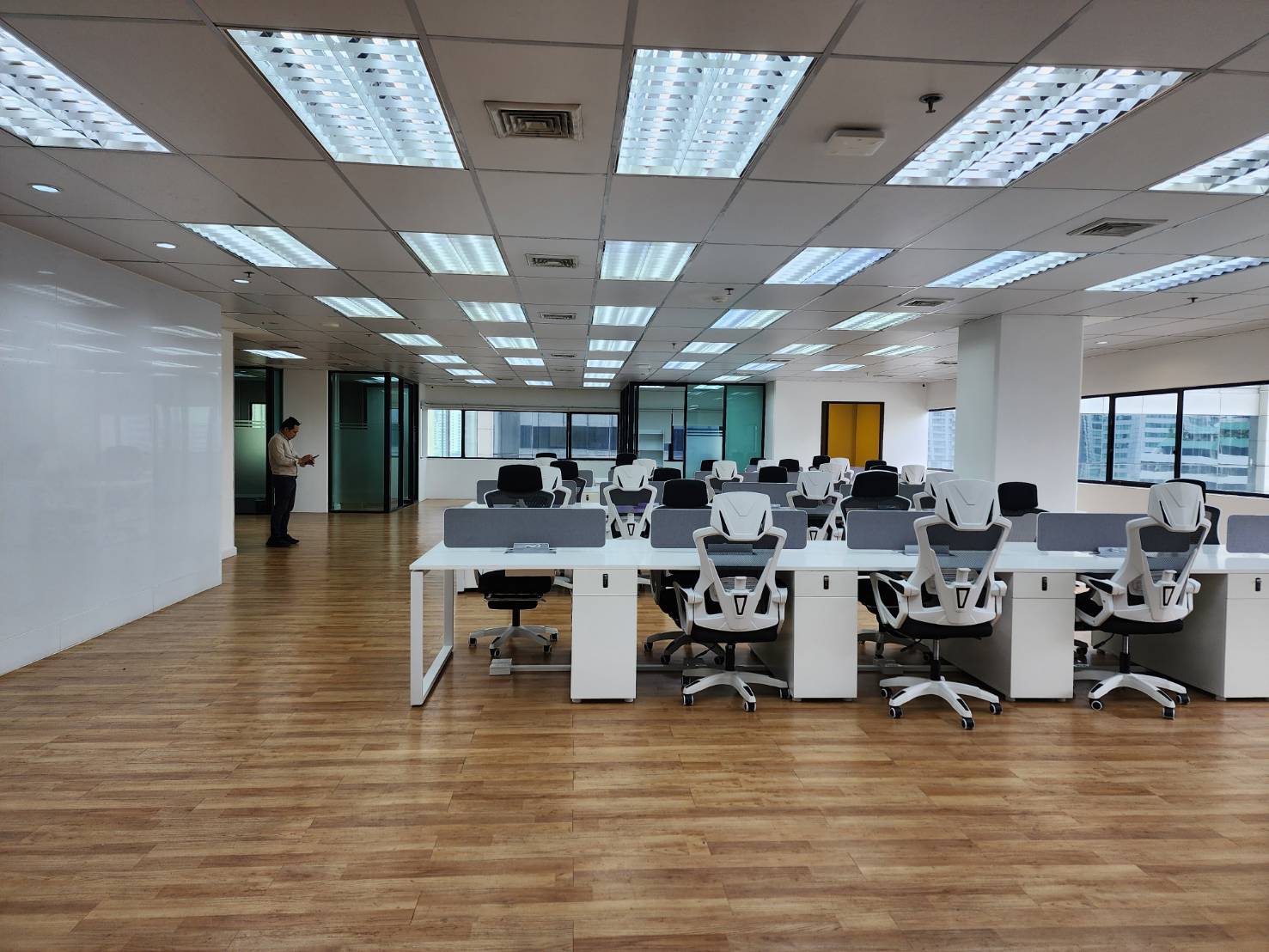 ให้เช่าสำนักงาน  ใกล้BTS&MRTสุขุมวิท ขนาด 358 ตร.ม. ตึก CTI Tower ตกแต่งใหม่พร้อมเข้าอยู่ 