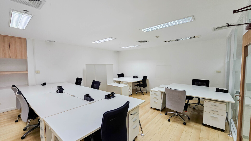 (BIZ-T08) BIZ Concierge สำนักงาน พร้อมเฟอร์นิเจอร์ 5 ที่นั่ง 18 ตร.ม. ใกล้ BTS นานา-สุขุมวิท