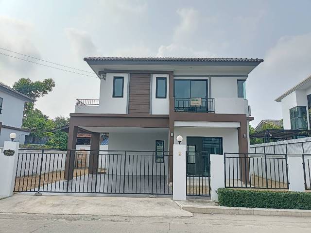 ขาย บ้านใหม่ ม.เคซี เนเชอรัลวิลล์ ร่มเกล้า  57 ตร.ว 3 นอน 3 น้ำ ถูกกว่าโครงการ (ALP-H-241005)