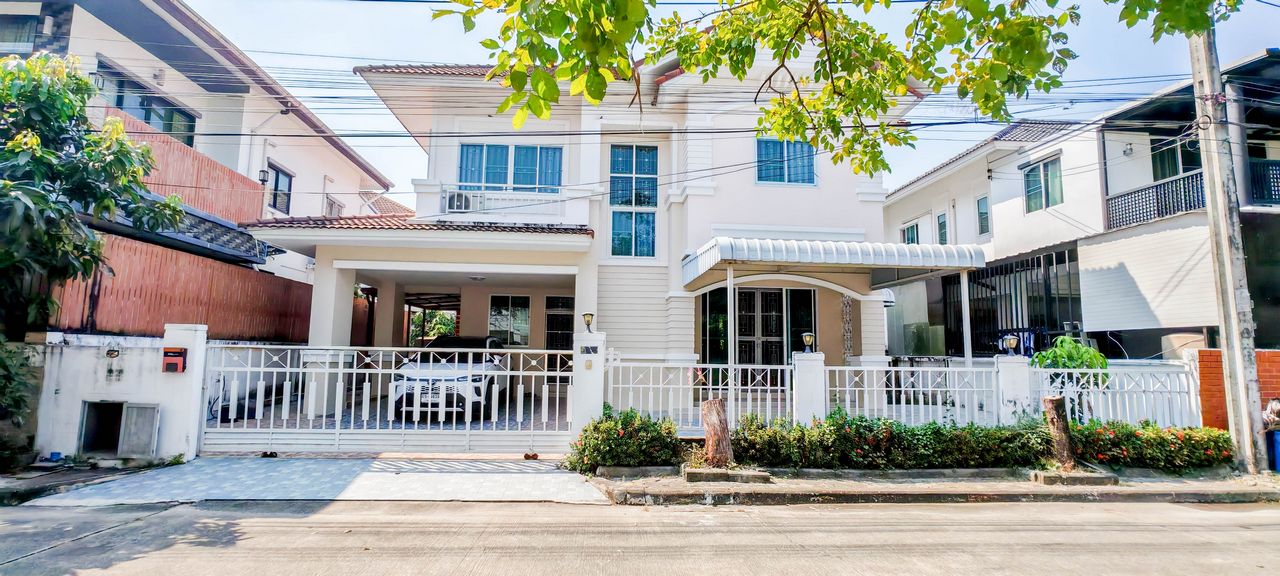 ขาย บ้านเดียว ลลิลกรีนวิลล์ The Executive อ่อนนุช-สุวรรณภูมิ พร้อมเข้าอยู่ทำเลดี เดินทางสะดวกทุกเส้น
