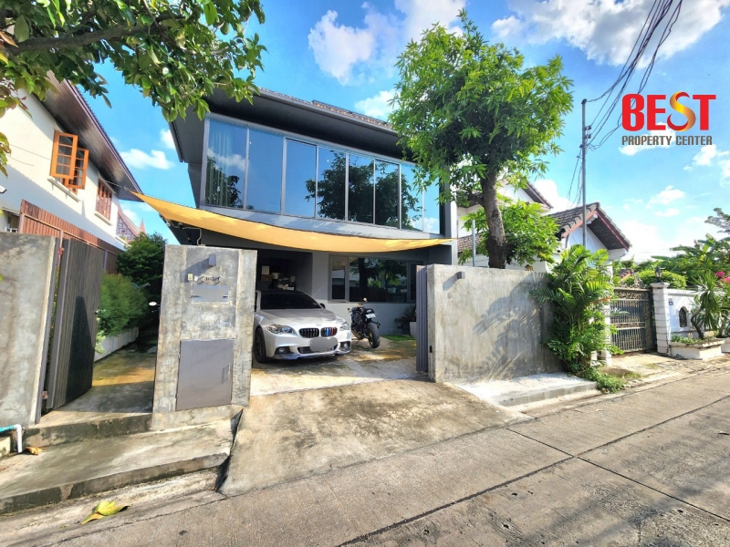 บ้านเดี่ยวสไตล์ลอฟท์สุดเท่ ใจกลางย่านประชาชื่น บ้านคนดัง บ้านสร้างเอง ไม่เหมือนใคร กำลังมองหาเจ้าของ