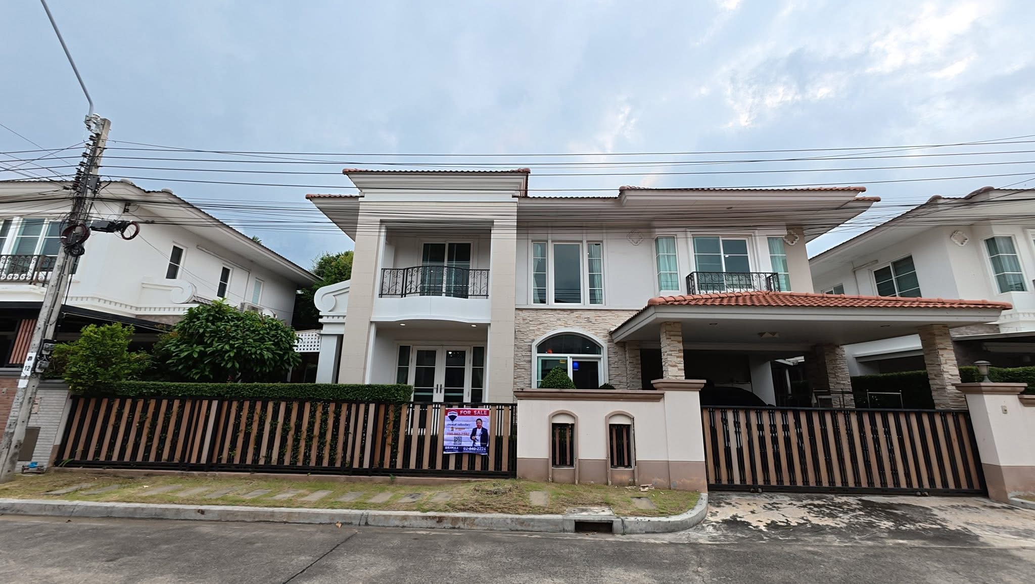 ขายบ้านเดี่ยวหมู่บ้านแกรนด์คาซ่าตากสินพระราม2ซอย28บ้านหรูจอมทองบางมด