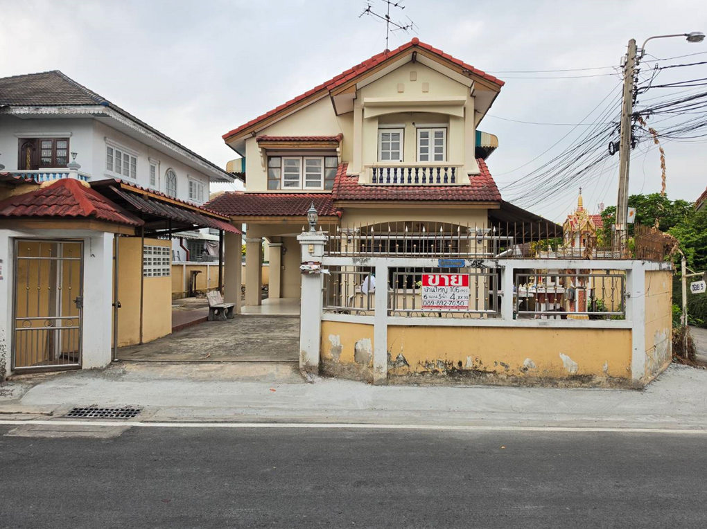 หมู่บ้านราชพฤกษ์ ซอยวัดกู้ ขายบ้าน 2 หลัง 106 ตร.วา 6 นอน 4 น้ำ จอดรถ 3 คัน ใกล้ MRT ห้าแยกปากเกร็ด